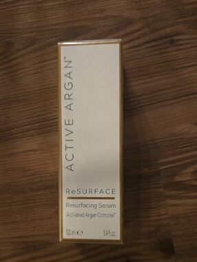 Active Argan ReSURFACE Resurfacing Serum - White/Gold